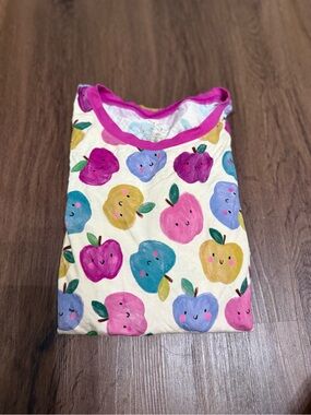 Cute Multicolor Apple Print Top with Pink Trim